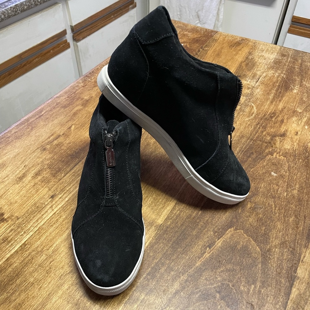 Women’s zip sneaker (waterproof)